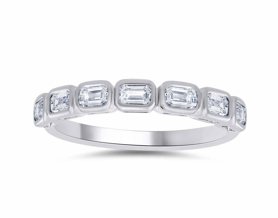 0.69 ctw. WHITE GOLD EMERALD CUT DIAMOND RING D5016WG