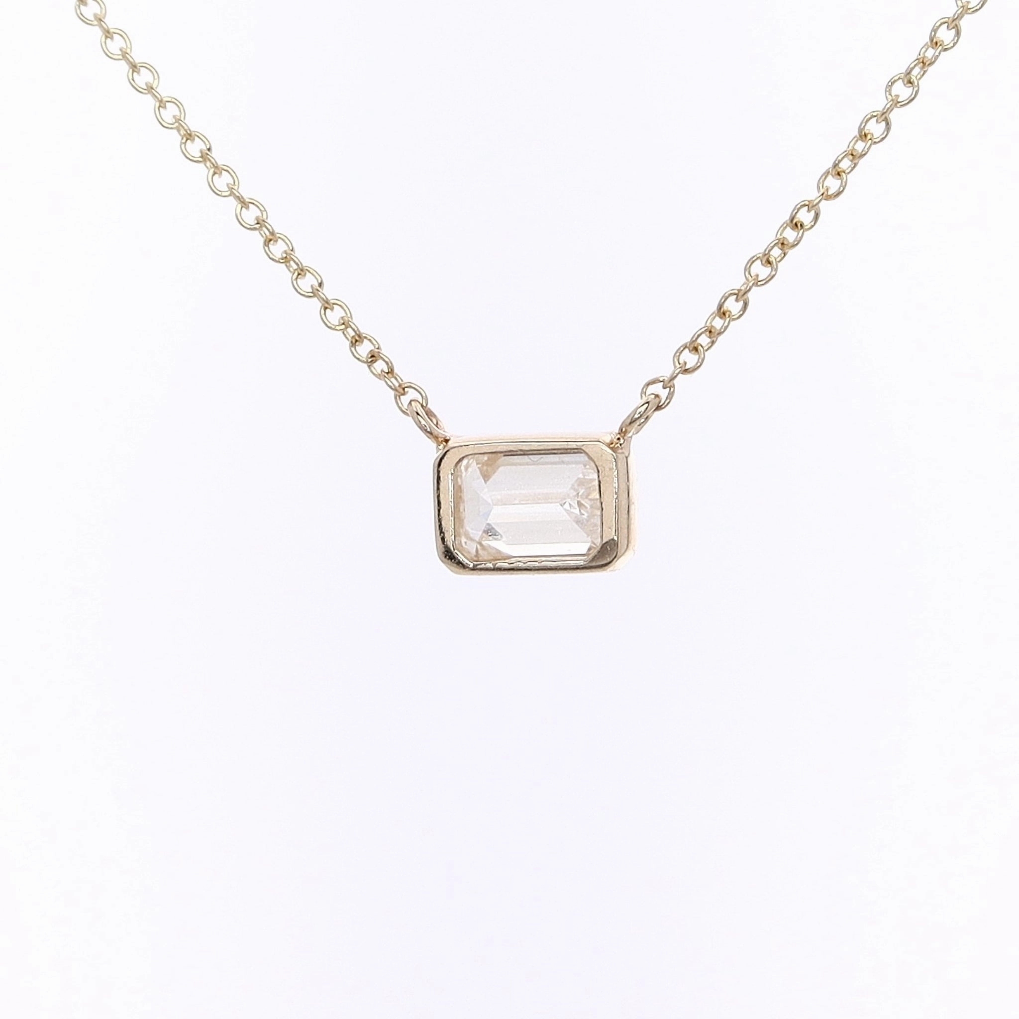 Estate 14 Karat Yellow Gold Solitaire Diamond Pendant Necklace