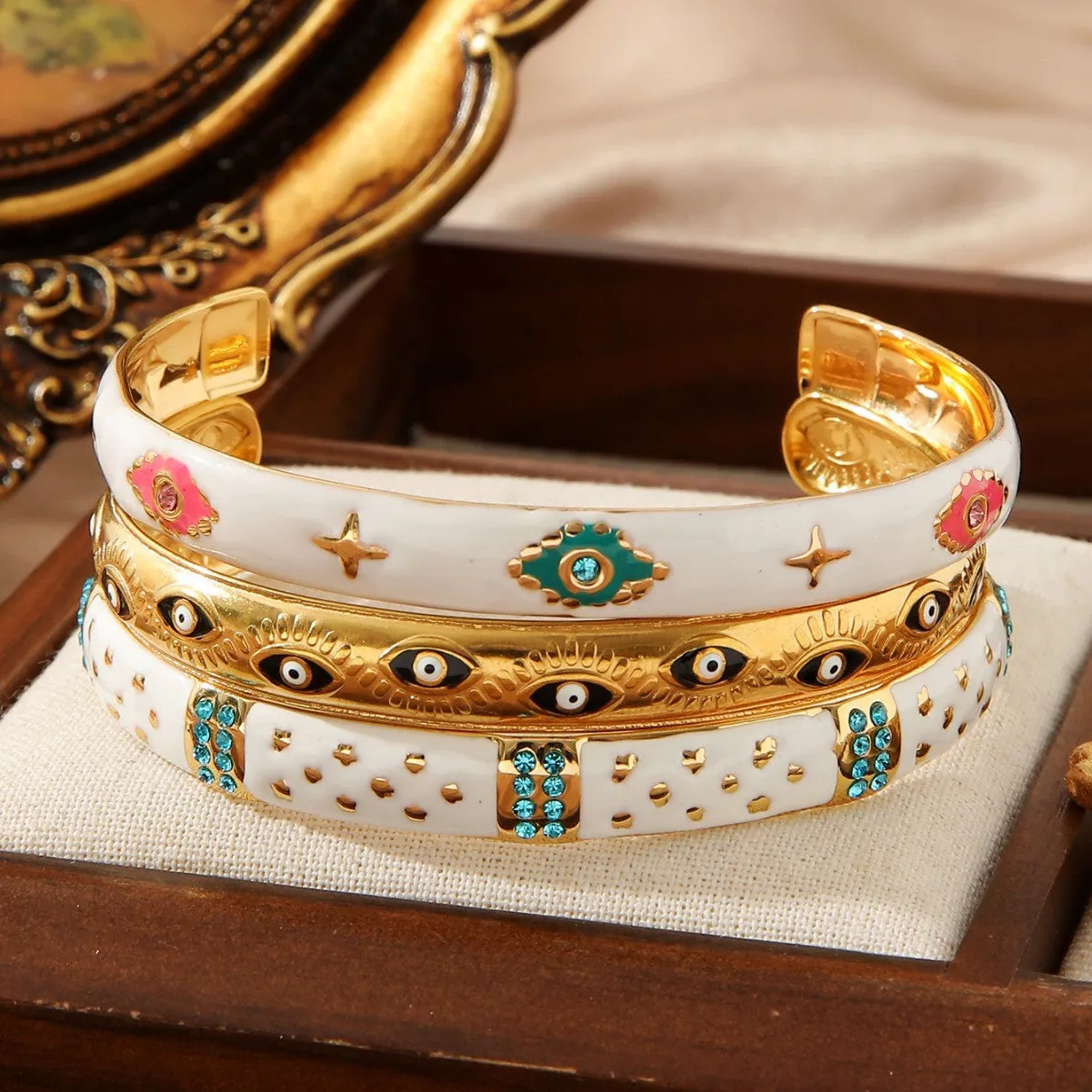 Wholesale 18K Gold Color Explosions Personality Fashion Retro Design Bracelet