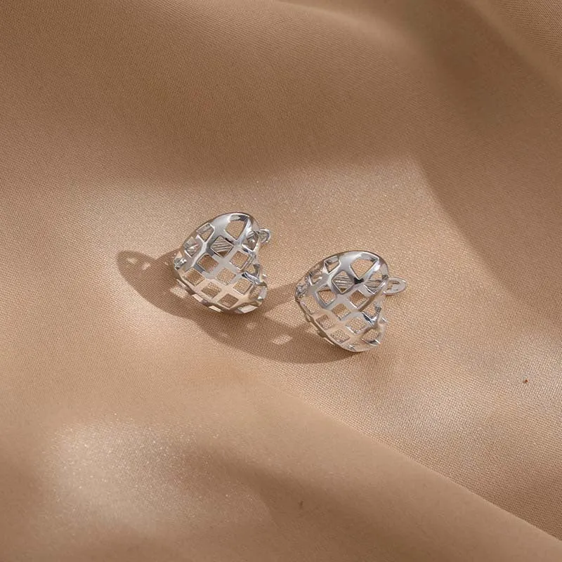 Wholesale 2023 Simple Love Hollow Earrings