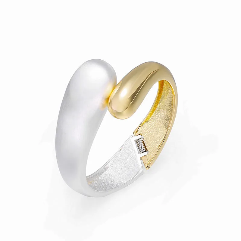 Wholesale Alloy Double-headed Two-color Stitching Open Gold-plated Spring Bracelet
