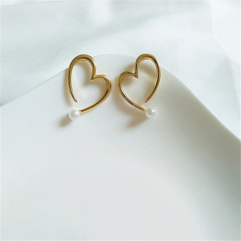 Wholesale Alloy Hollow Heart Pearl Earrings