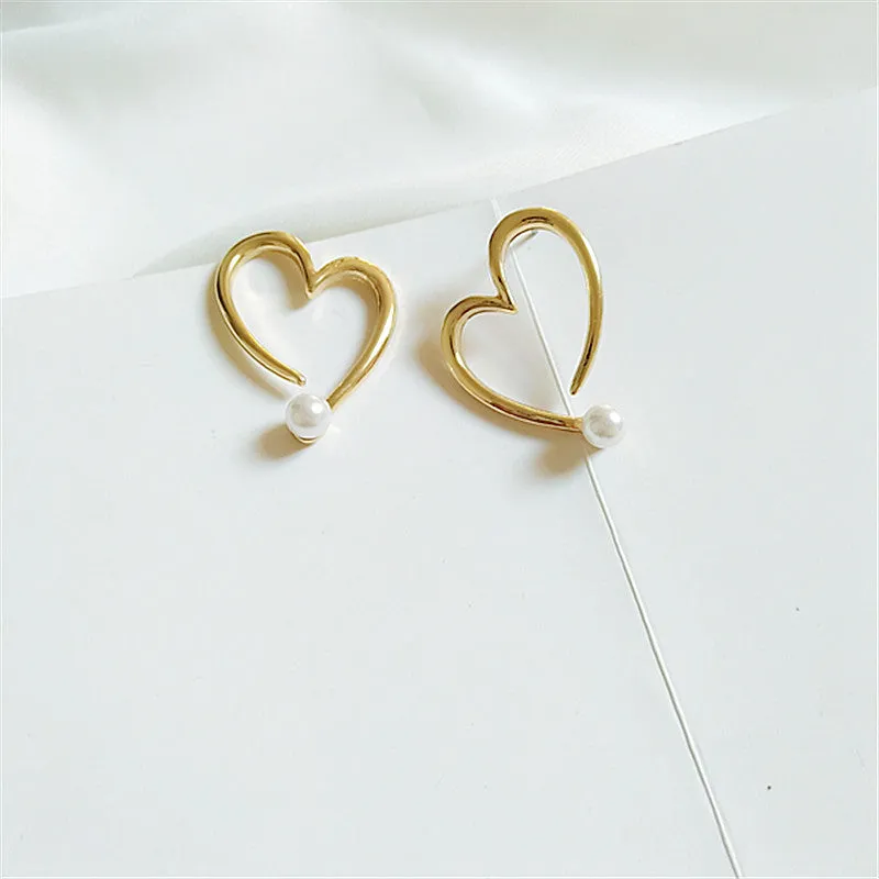 Wholesale Alloy Hollow Heart Pearl Earrings