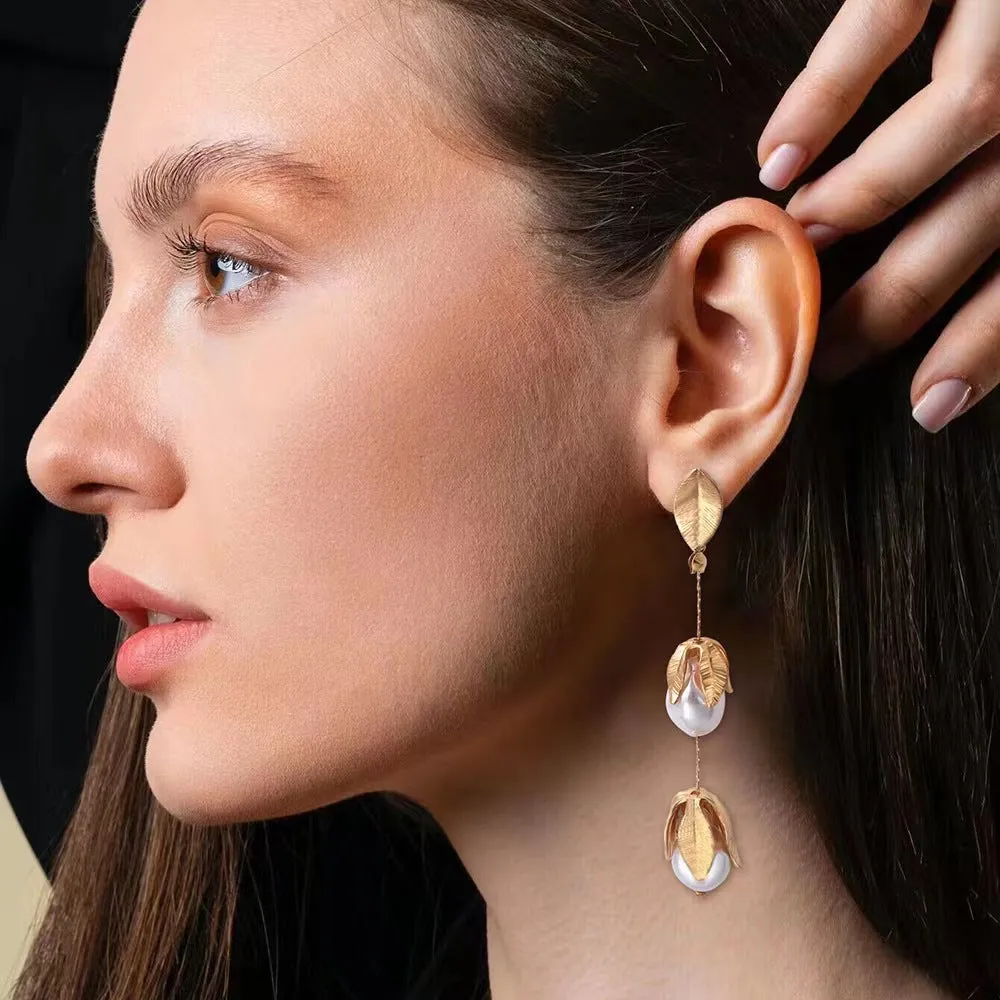 Wholesale Alloy Inlaid Leaf Pearl Tassel Earrings