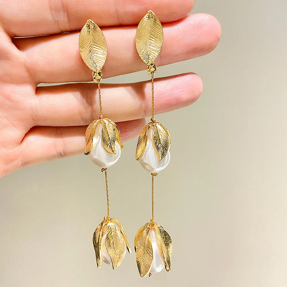 Wholesale Alloy Inlaid Leaf Pearl Tassel Earrings