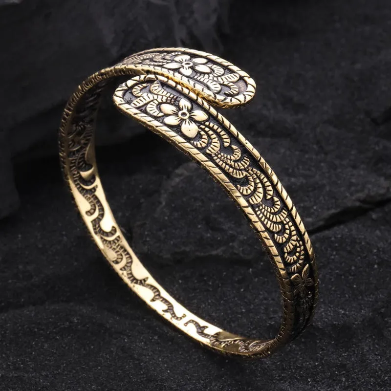 Wholesale Antique Gold Flower Retro Distressed All-match Bracelet