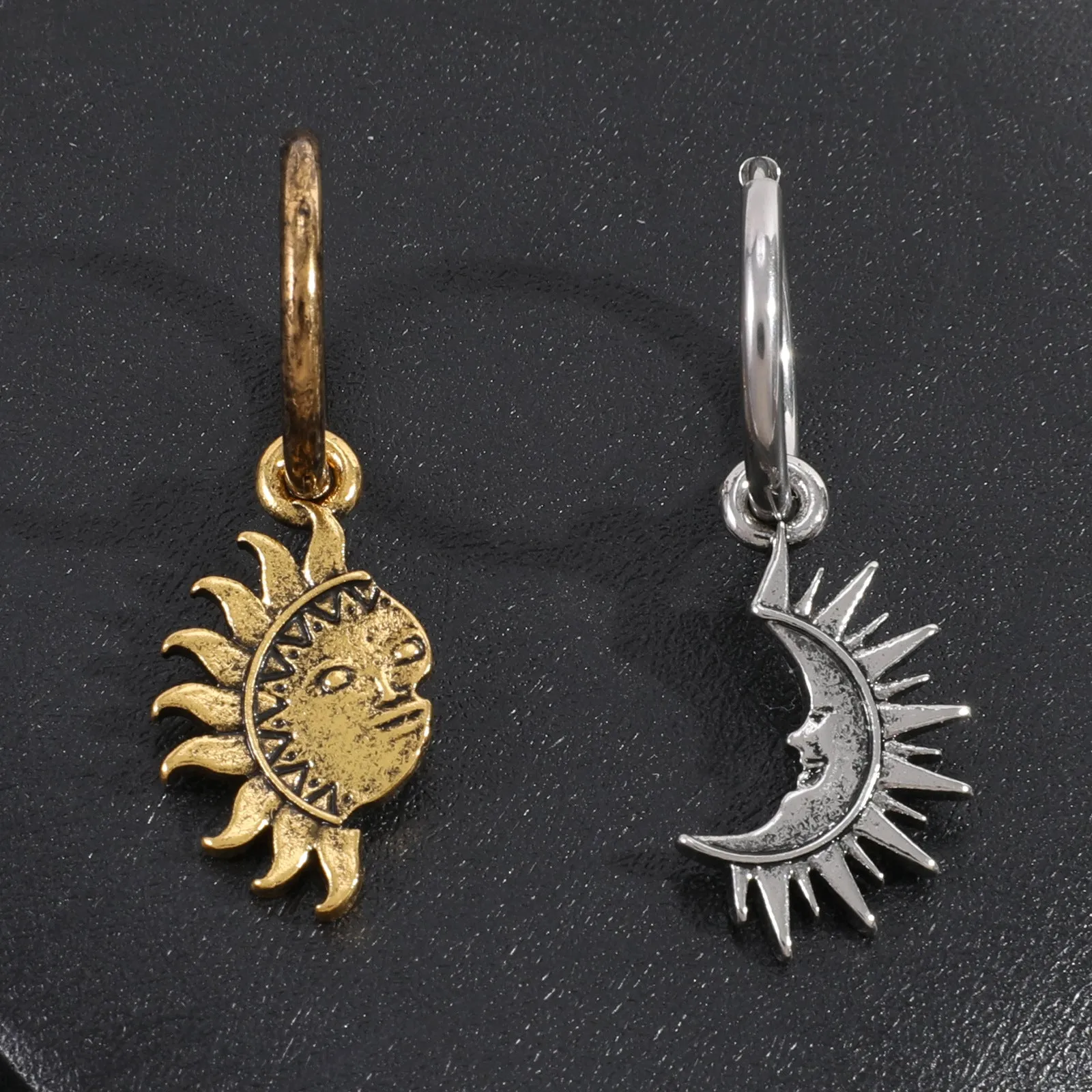 Wholesale Asymmetric Alloy Men's Earrings for The Sun and Moon