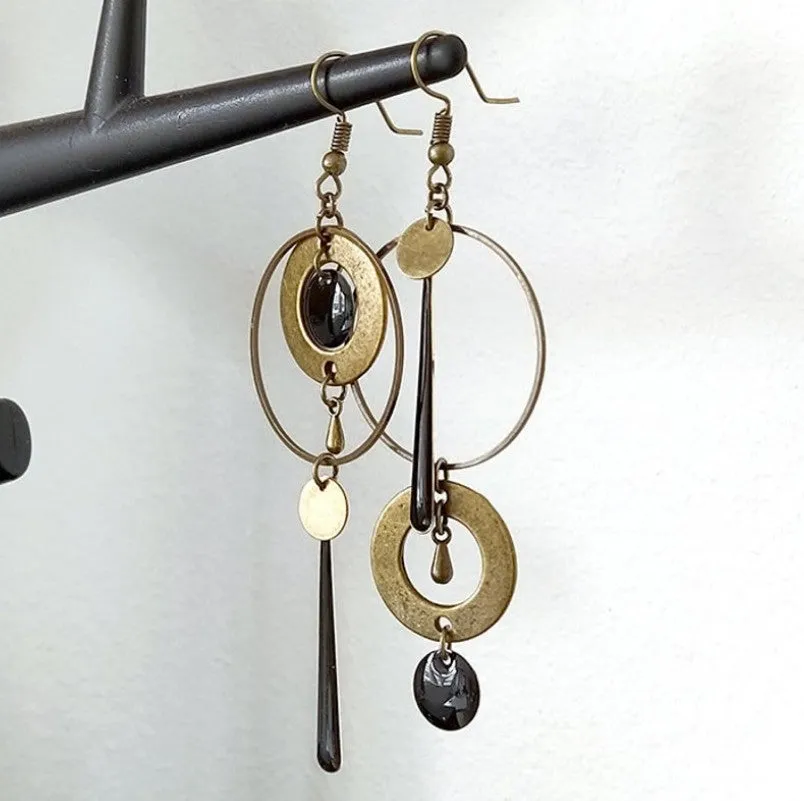 Wholesale Asymmetric Personality Geometric Retro Circle Earrings