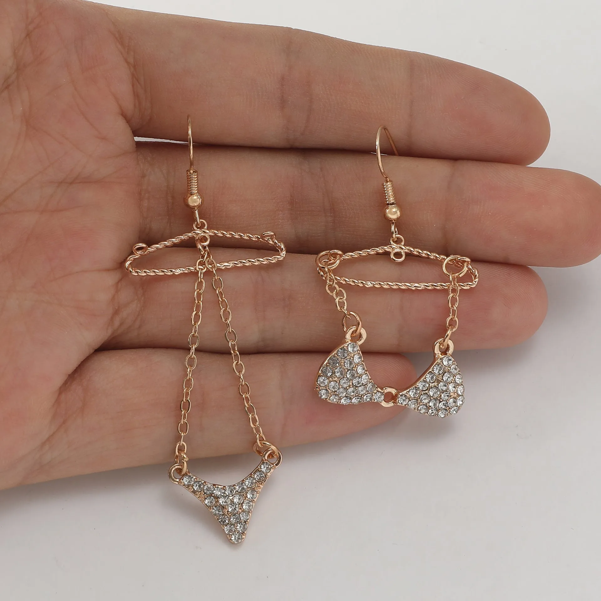 Wholesale Asymmetric Zirconia Bikini Fashion Jewelry Earrings