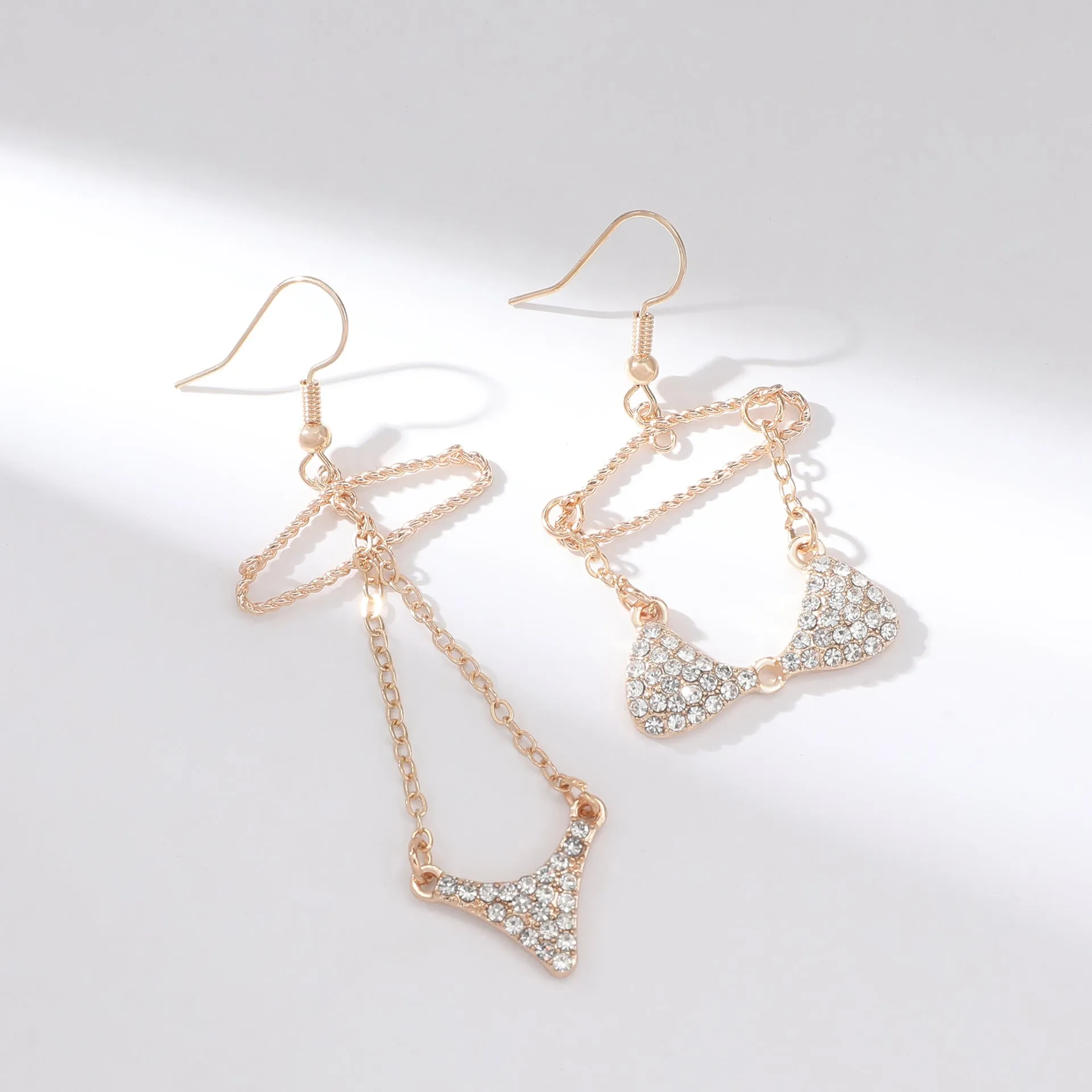 Wholesale Asymmetric Zirconia Bikini Fashion Jewelry Earrings