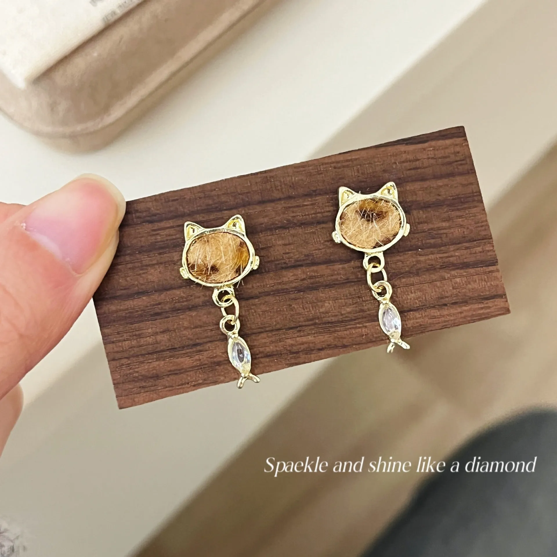 Wholesale Autumn and winter leopard print cat fish earrings for women sweet and exquisite Maillard color furry earrings