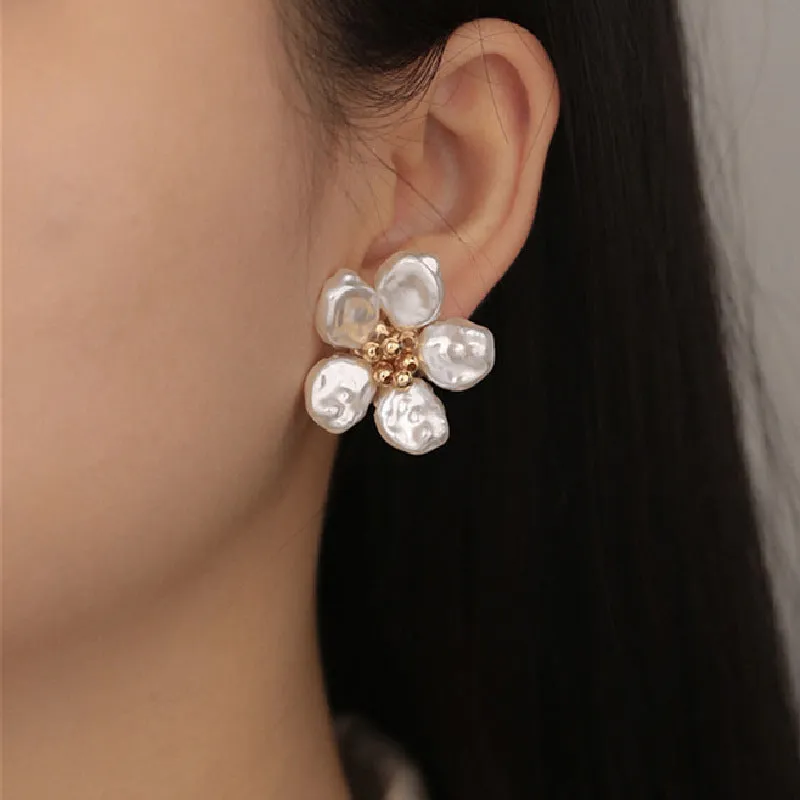 Wholesale Baroque Artificial Crystal Flower Pearl Earrings