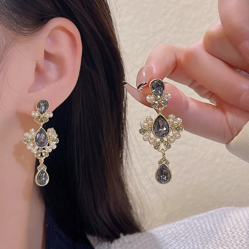 Wholesale Baroque Vintage Pearls Alloy Earrings