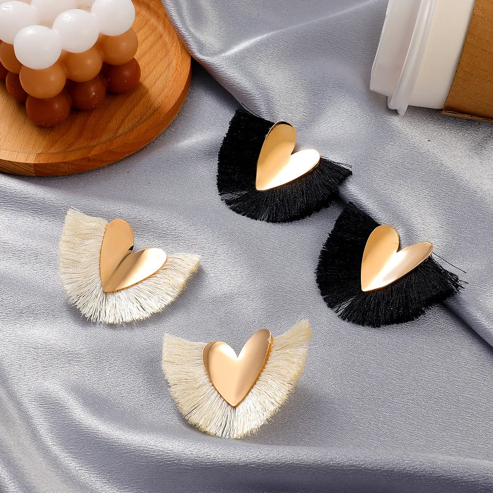 Wholesale Bohemian Exaggerated Scalloped Tassel Vintage Love Earrings
