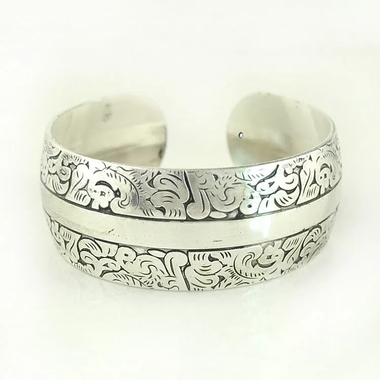 Wholesale  Bohemian Flower Teng Ancient Miao Silver Bracele Retro Wide Tibetan Silver Bracelet