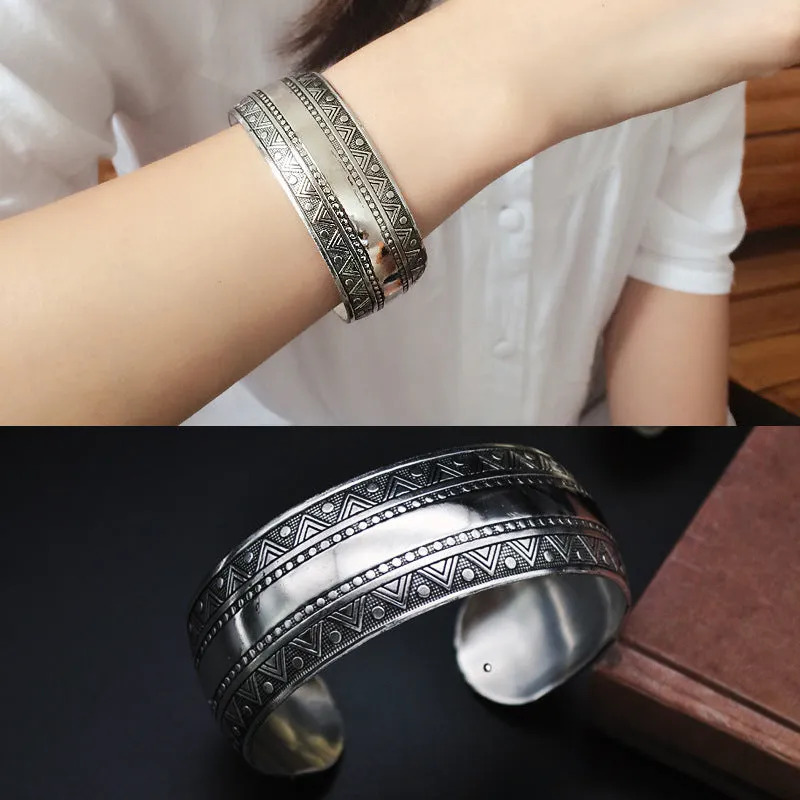 Wholesale  Bohemian Flower Teng Ancient Miao Silver Bracele Retro Wide Tibetan Silver Bracelet