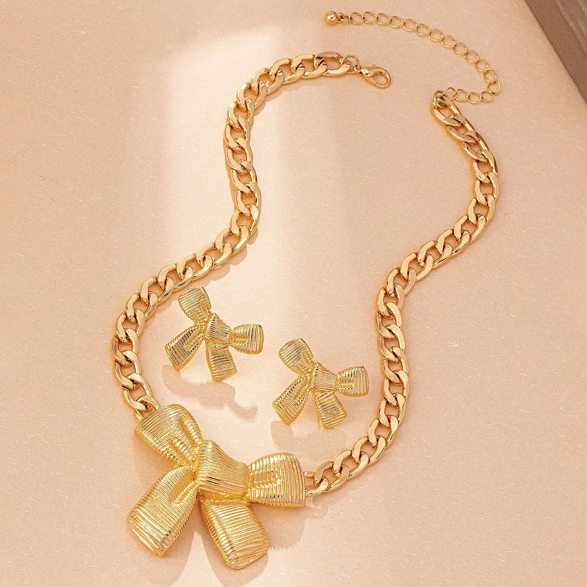 Wholesale Bow Pendant Necklace and Bow Stud Earrings Jewelry Set