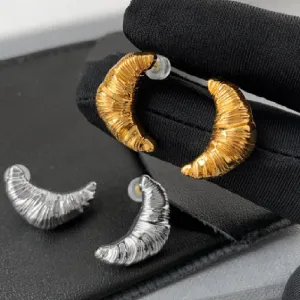 Wholesale Bull Horn Bag Moon Alloy Earrings