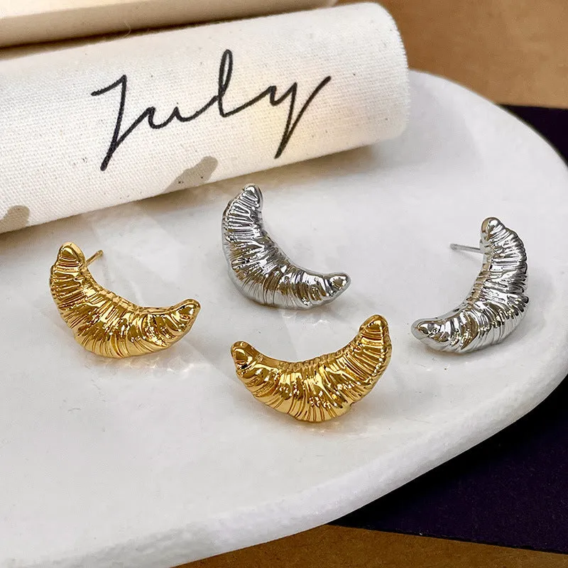 Wholesale Bull Horn Bag Moon Alloy Earrings
