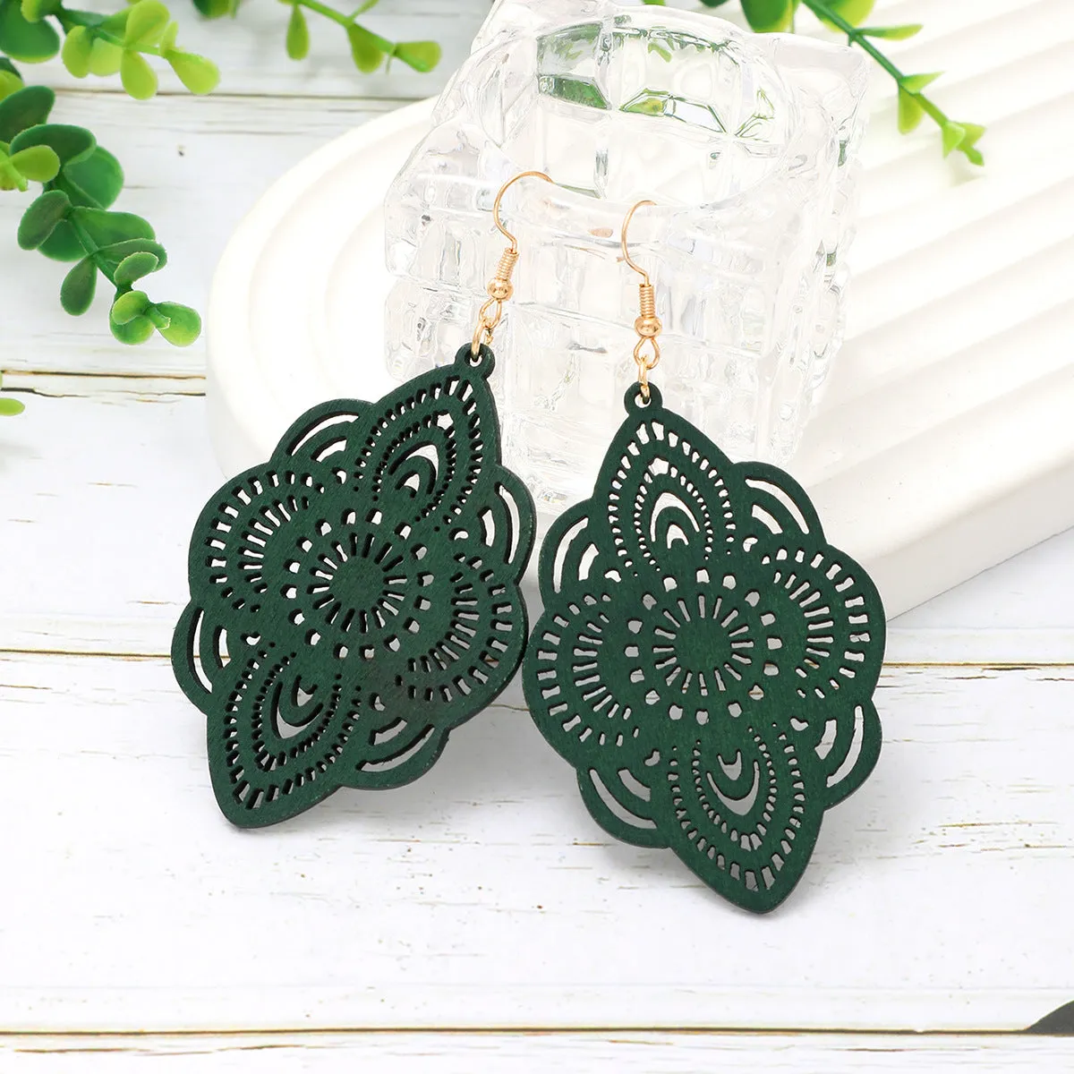Wholesale Carved Pattern Pendant Vintage Elegant Earrings