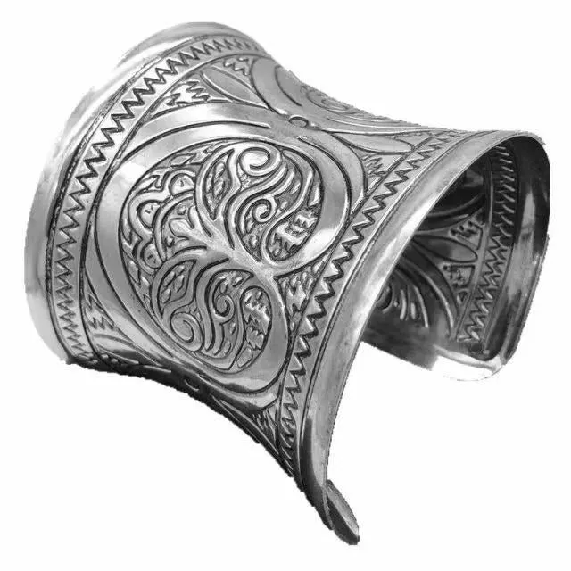 Wholesale  carved wide titanium steel bracelet bracelet