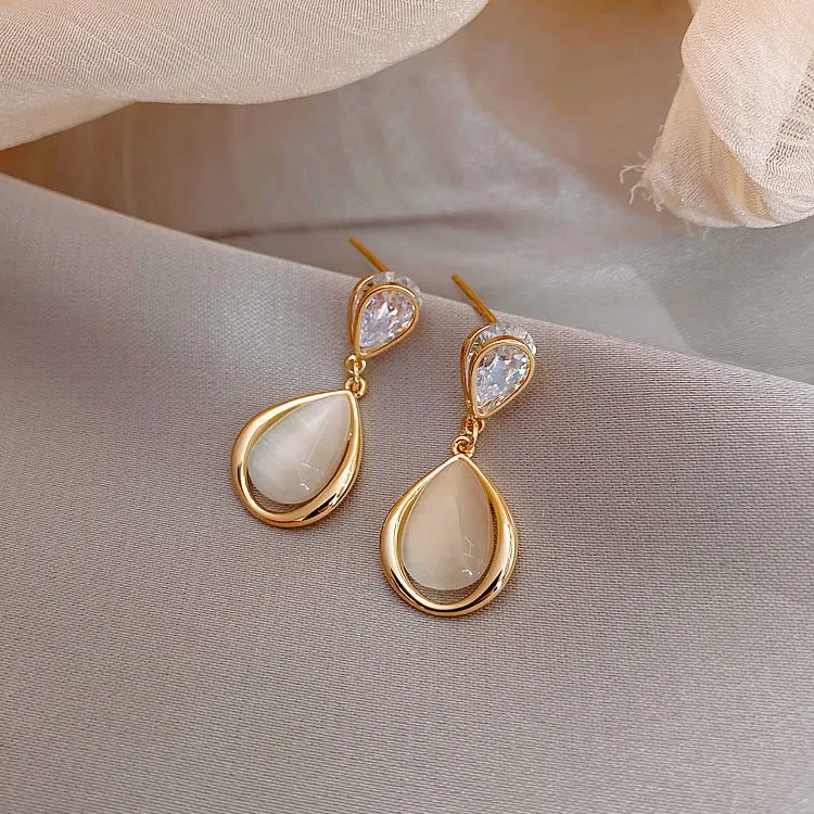 Wholesale Cat's Eye Stone Love Flower 925 Silver Needle Earrings