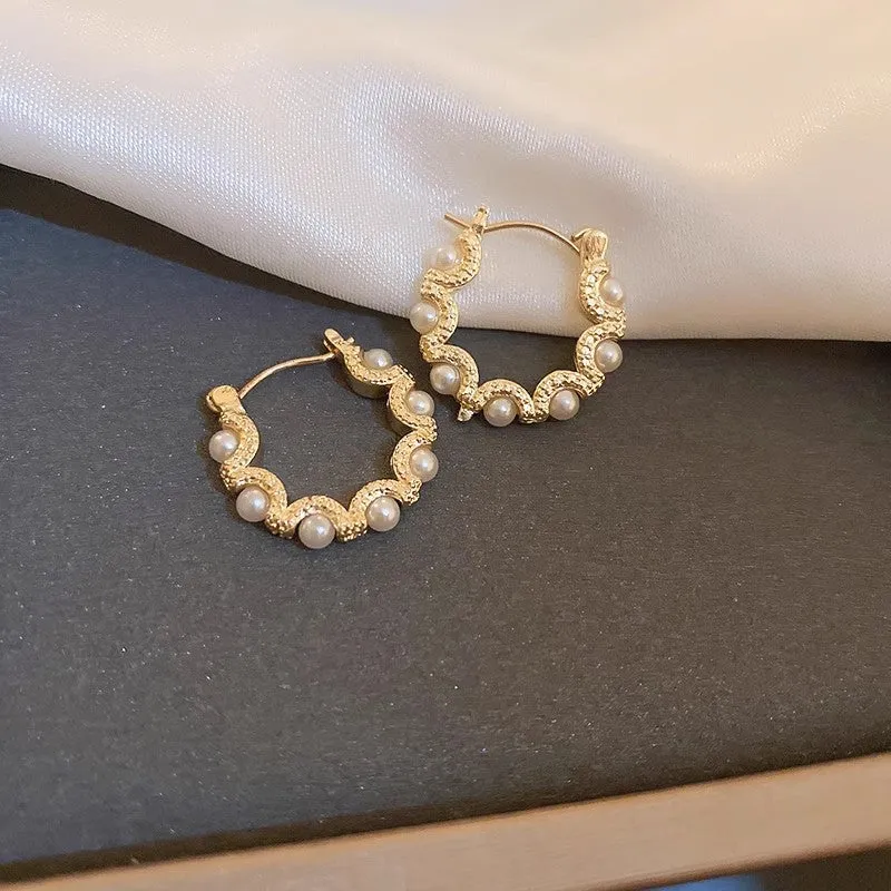 Wholesale Circle Pearl Vintage Earrings