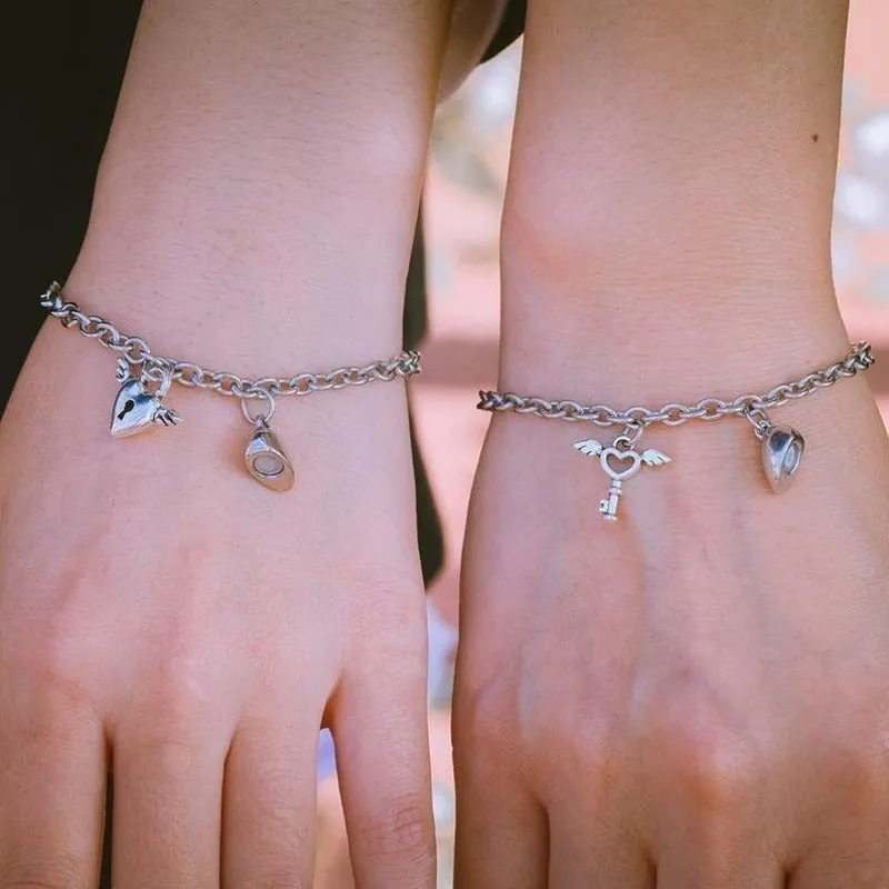 Wholesale Couple Magnetic Buckle Love Attractive Alloy Bracelet