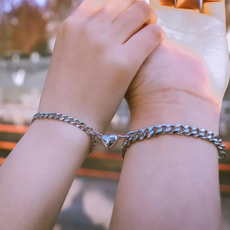 Wholesale Couple Magnetic Buckle Love Attractive Alloy Bracelet