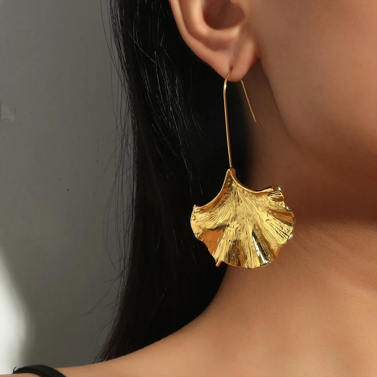 Wholesale Creative Metal Ginkgo Leaf Alloy Earrings