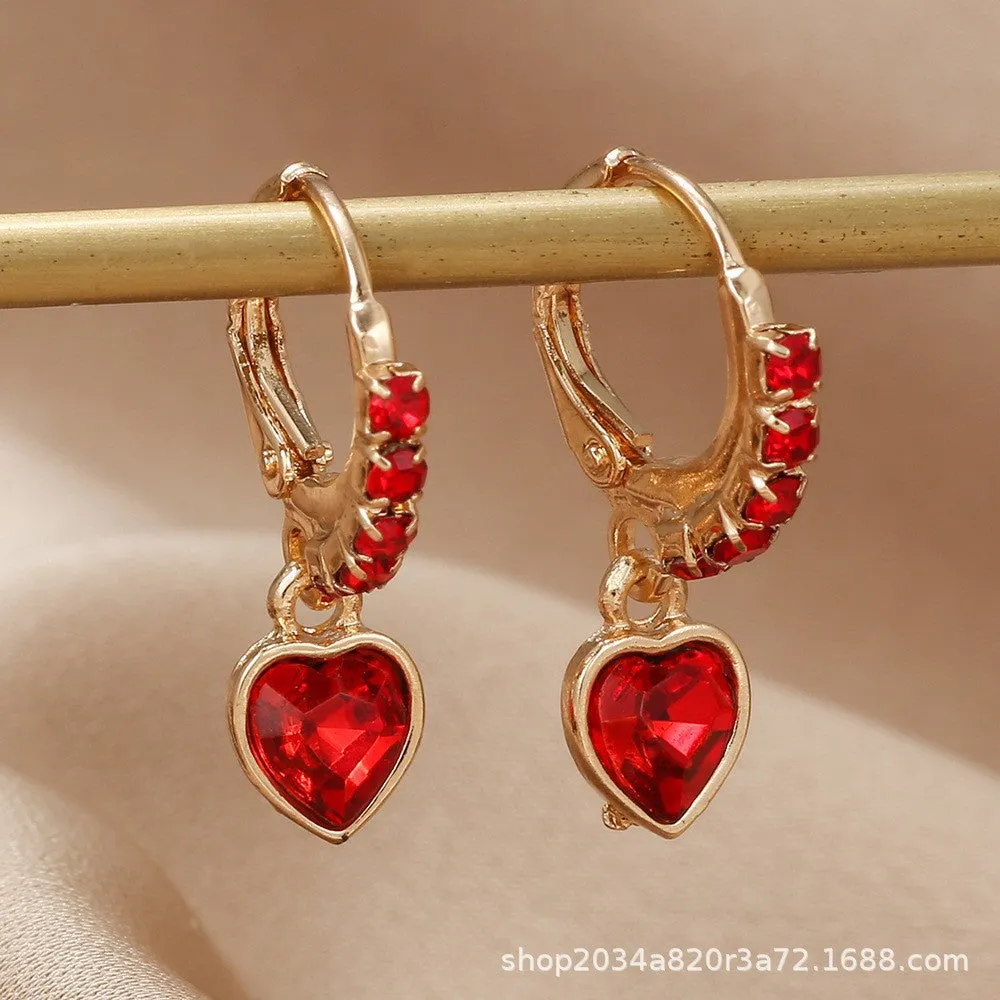 Wholesale Cute and fashionable environmentally friendly metal alloy diamond heart pendant