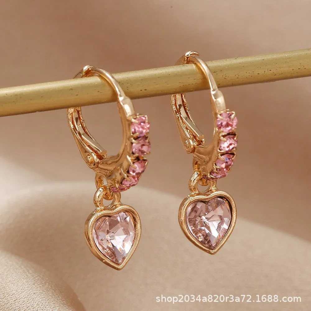 Wholesale Cute and fashionable environmentally friendly metal alloy diamond heart pendant