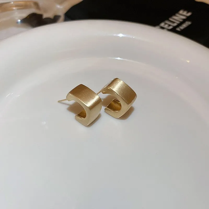 Wholesale Electroplated Bean Metal Earrings
