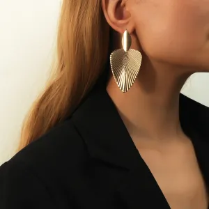 Wholesale Exaggerated Geometric Metal Leaf Earrings