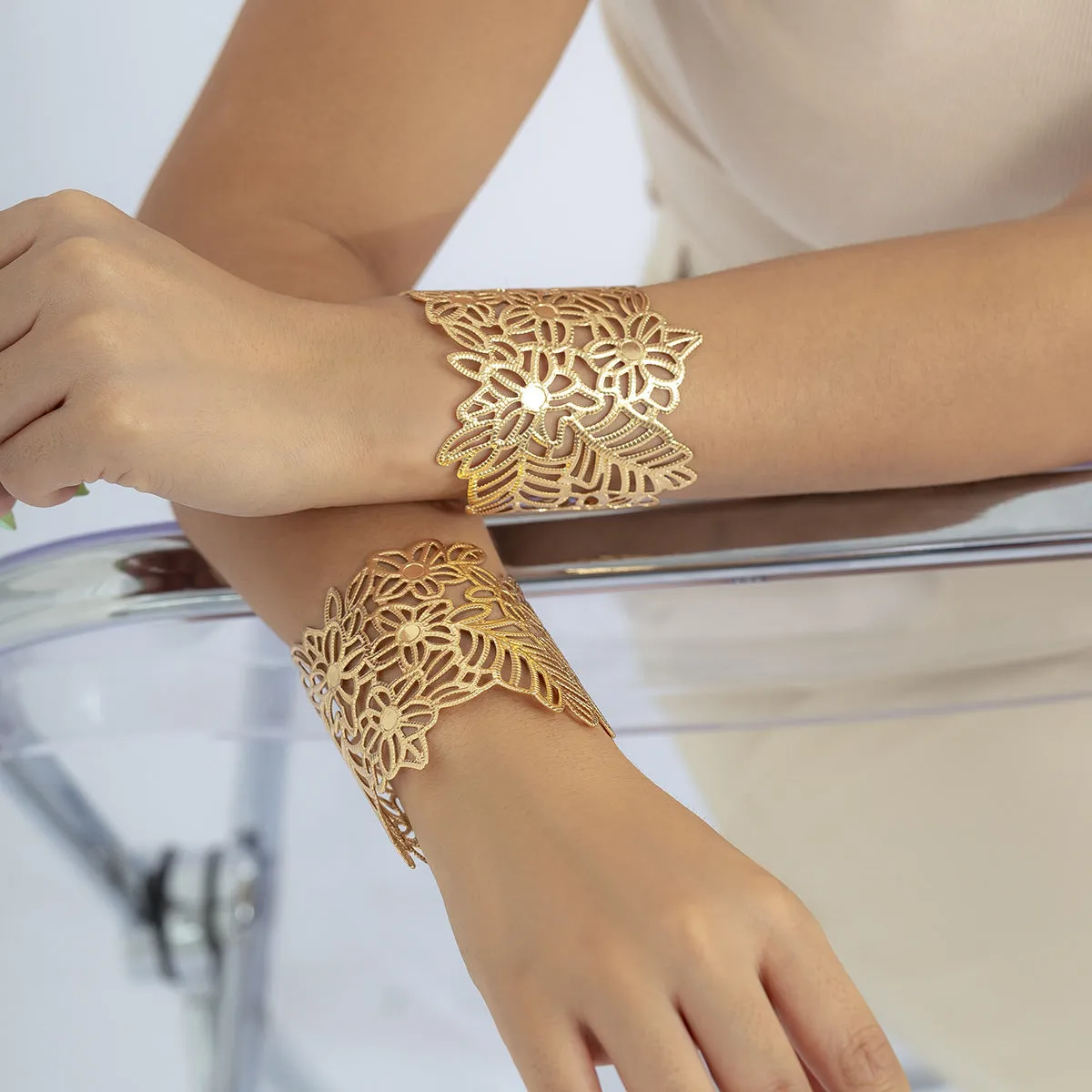 Wholesale Exaggerated Hollow Flower Leaf Opening Metal Bracelets