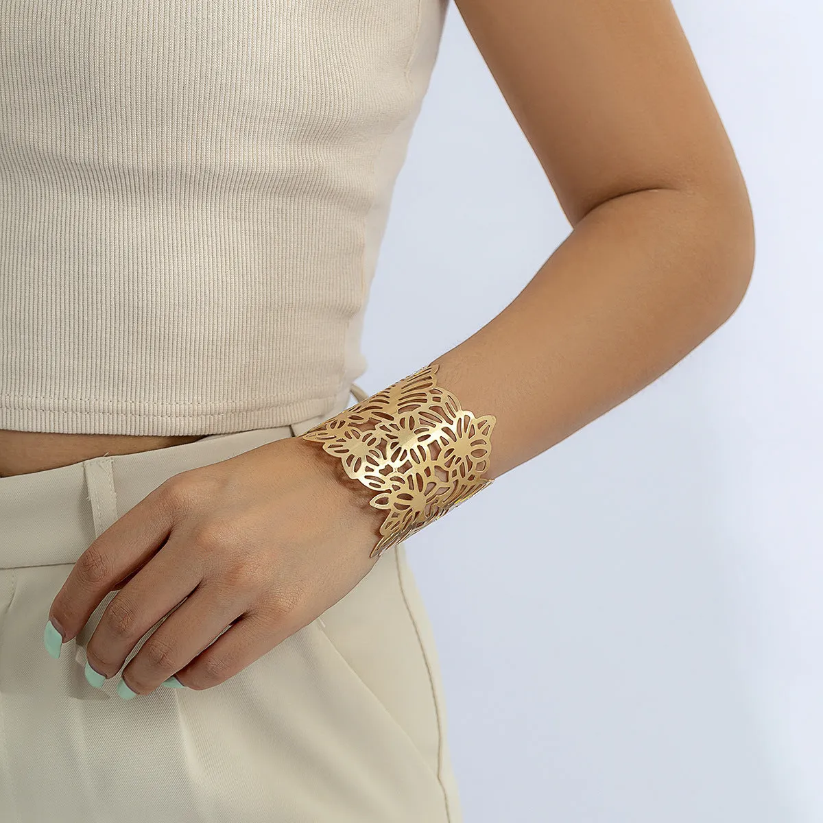 Wholesale Exaggerated Hollow Flower Leaf Opening Metal Bracelets