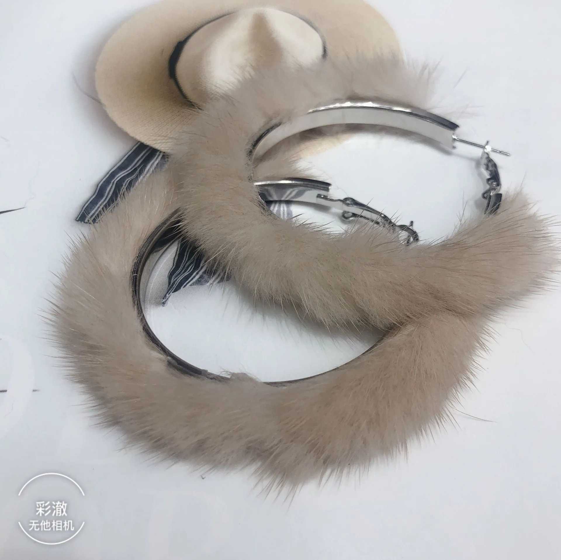 Wholesale Exaggerated Large Circle Mink Fur Ear Loops