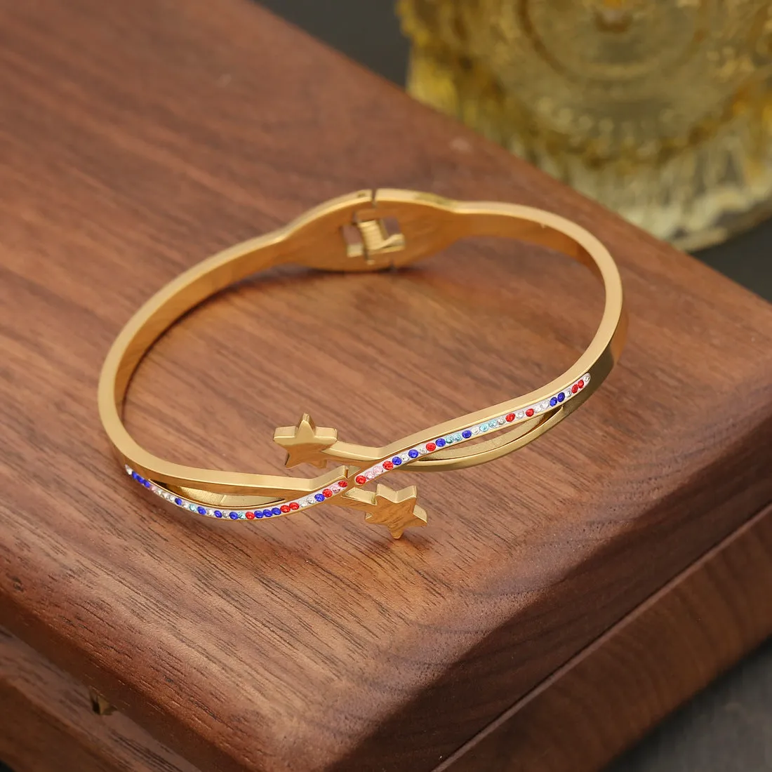 Wholesale Eyes Full of Diamond Stars Fashion Love Stainless Steel Bracelet