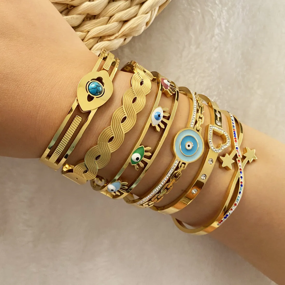 Wholesale Eyes Full of Diamond Stars Fashion Love Stainless Steel Bracelet