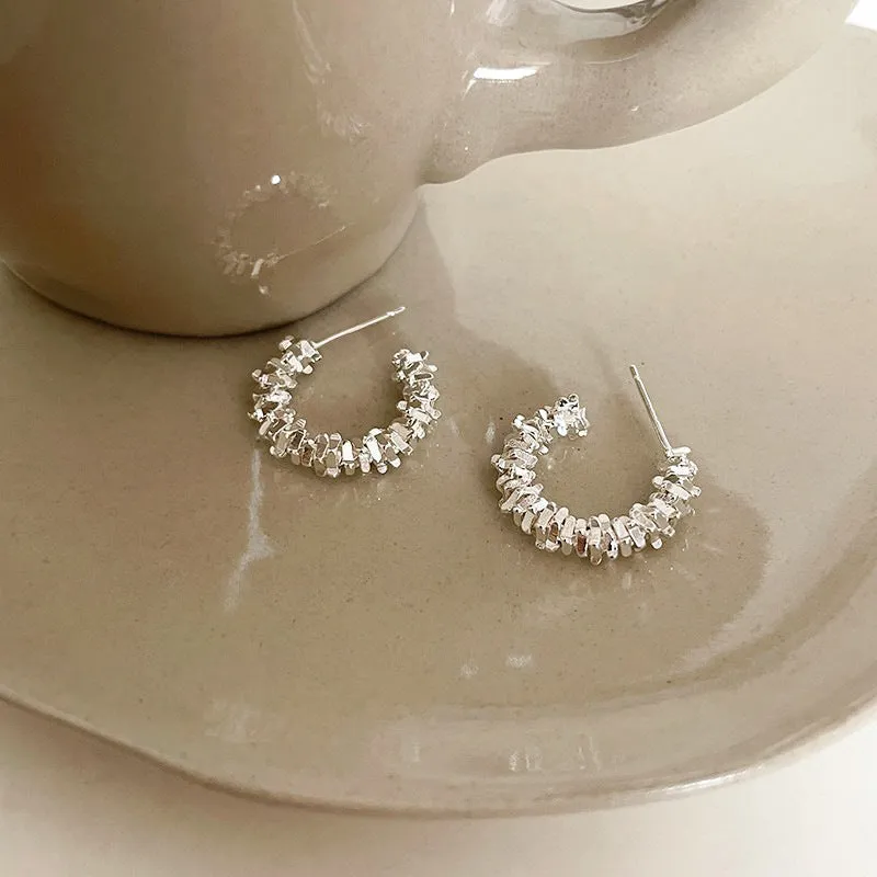 Wholesale Factory wholesale  cold wind 925 silver needle broken silver half ring earrings niche unique design temperament earrings