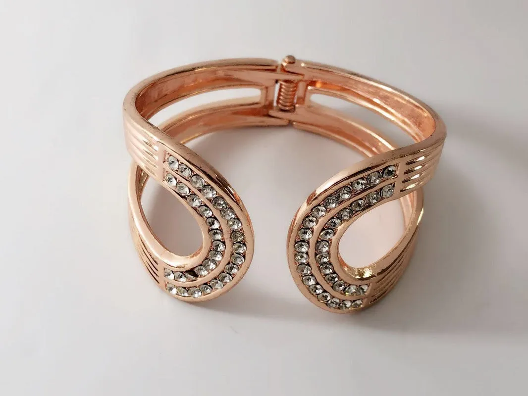 Wholesale Fan-Shaped Symmetrical Exaggerated Alloy Bracelet