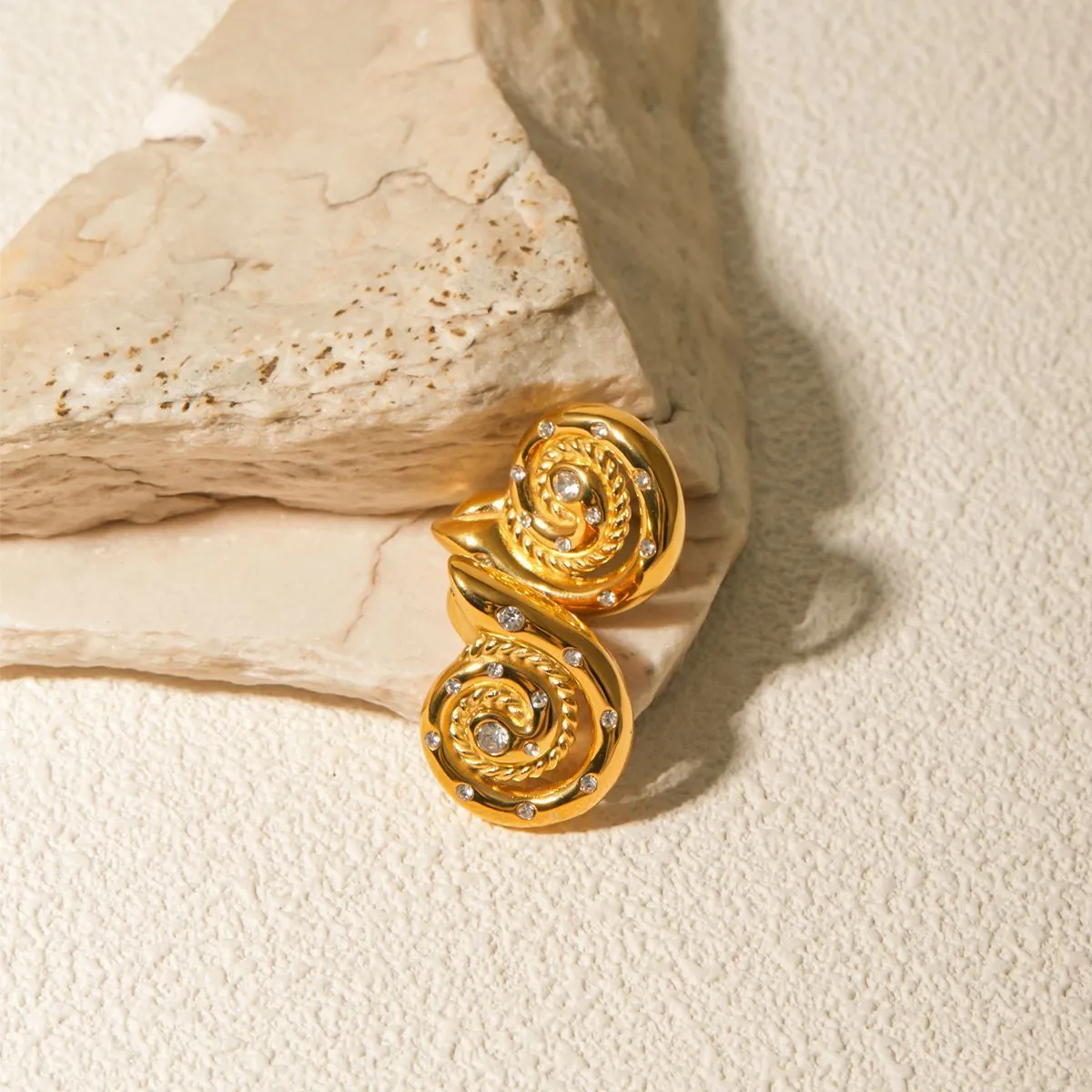 Wholesale Fashion Retro Casual Conch Diamond Earrings