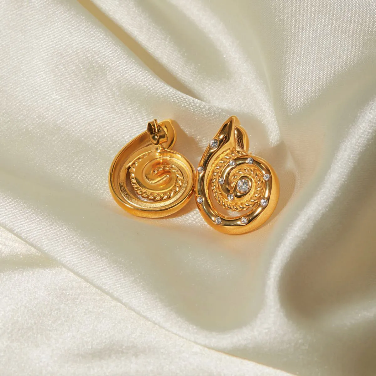 Wholesale Fashion Retro Casual Conch Diamond Earrings