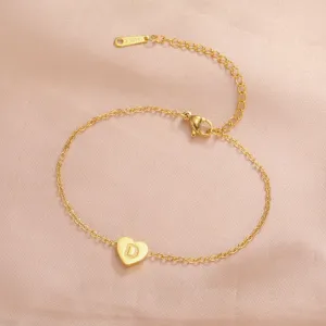 Wholesale Fashionable 26 English letters with heart-shaped stainless steel bracelet