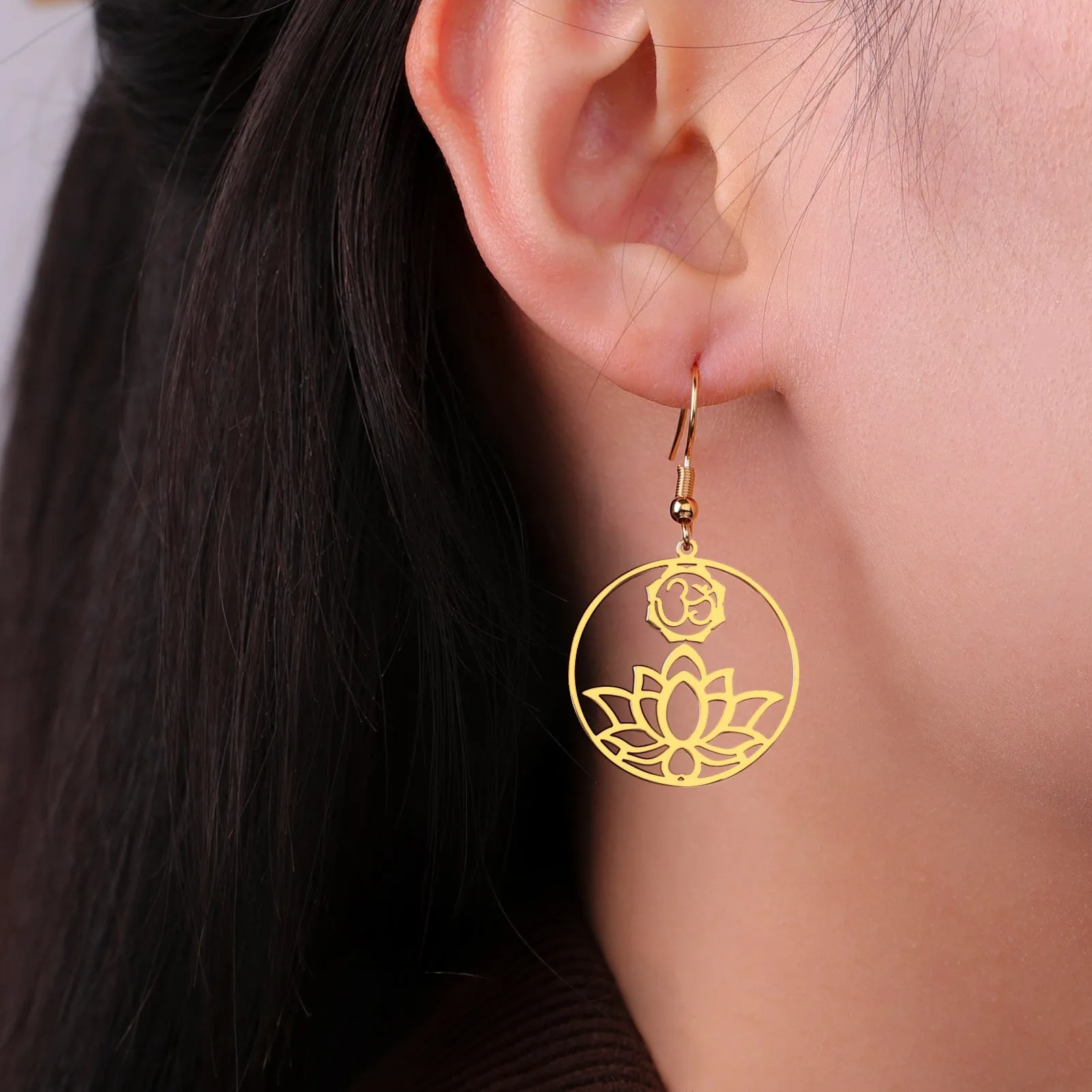 Wholesale Fashionable and simple hollow lotus stainless steel earrings