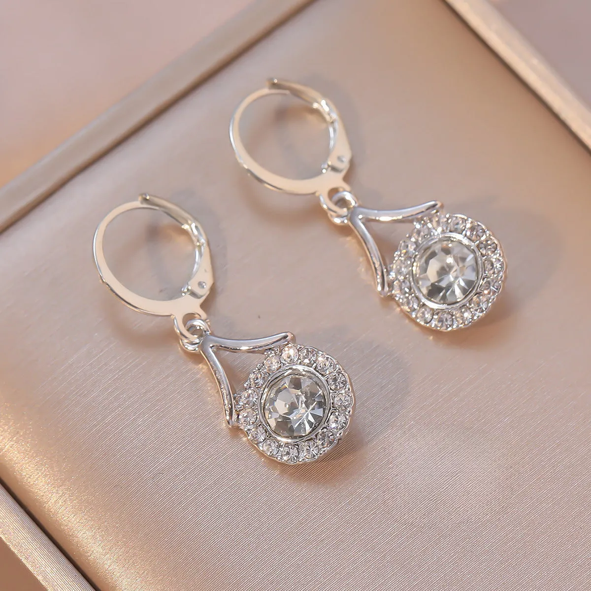 Wholesale Figure-of-eight Round Large Diamond Zircon Earrings