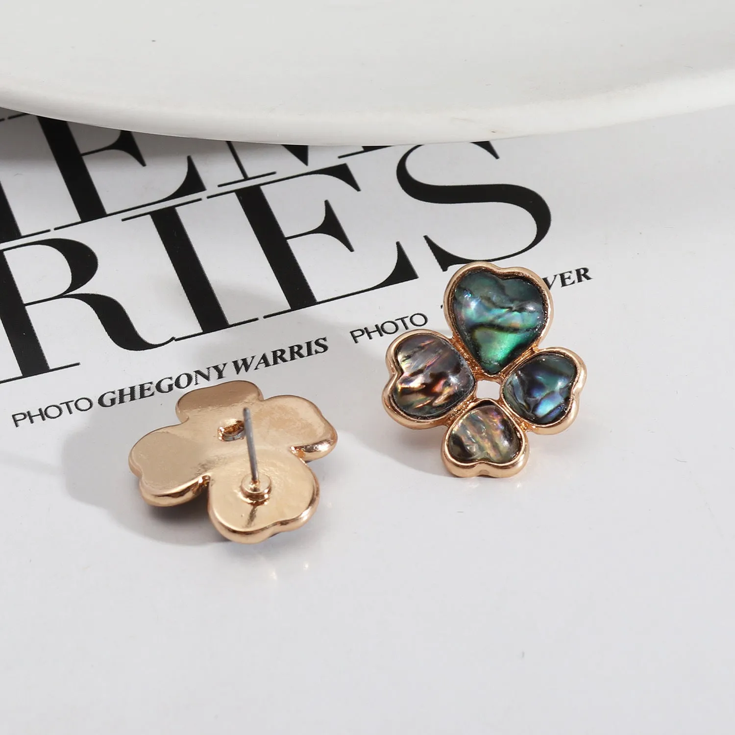 Wholesale Four-leaf Flower Fashion Abalone All-match Trendy Earrings
