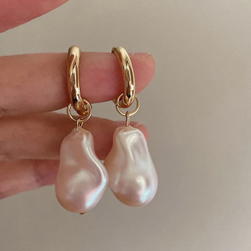 Wholesale French Vintage Baroque Pearl Water Drop Fashion Temperament Design Premium Niche Earrings Ear Buckles