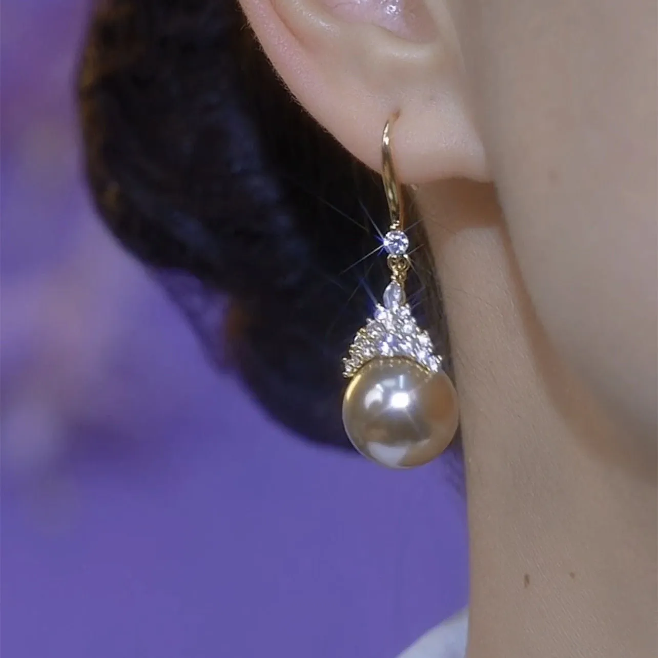 Wholesale Full diamond queen purple pearl earrings