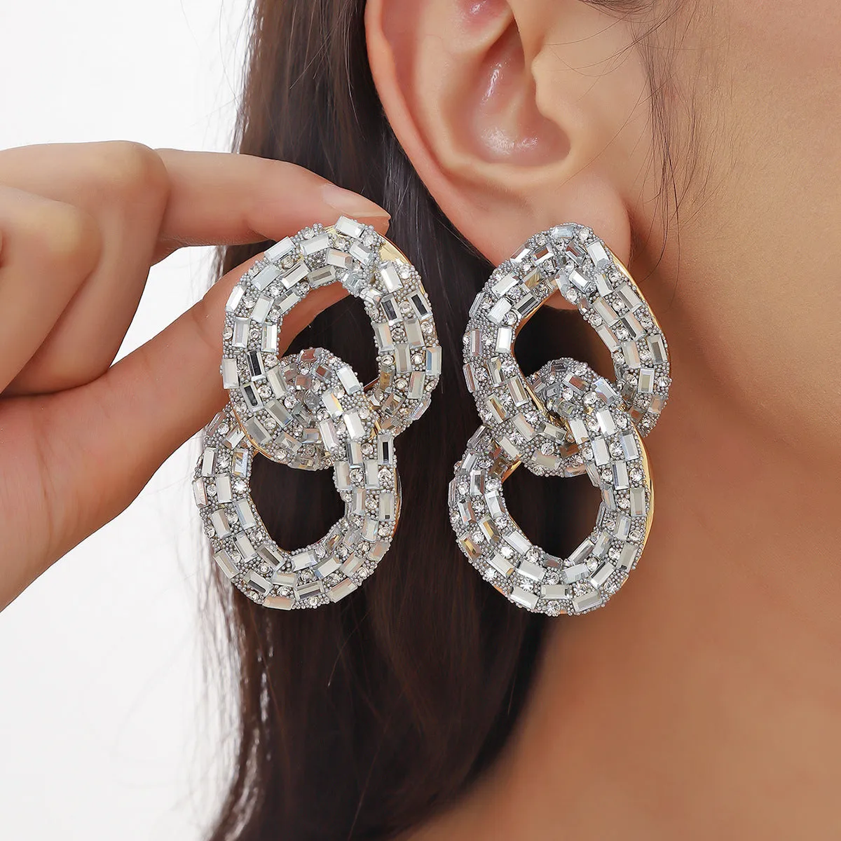 Wholesale Full Diamond Shiny Chain Shaped Metal Earrings